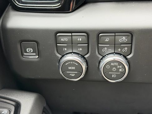 New 2026 GMC Sierra 1500 AT4 w/ AT4 Premium Package AWD/4WD image 12