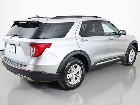 Used 2022 Ford Explorer XLT w/ Equipment Group 202A AWD/4WD image 9