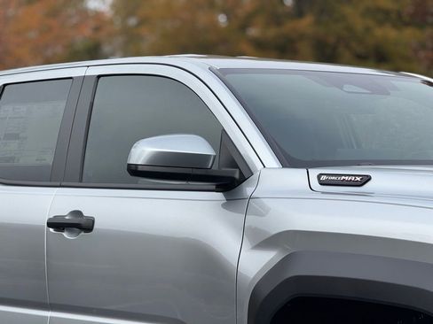 New 2025 Toyota Tacoma TRD Off-Road image 5