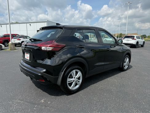 Used 2025 Nissan Kicks Play S FWD image 8