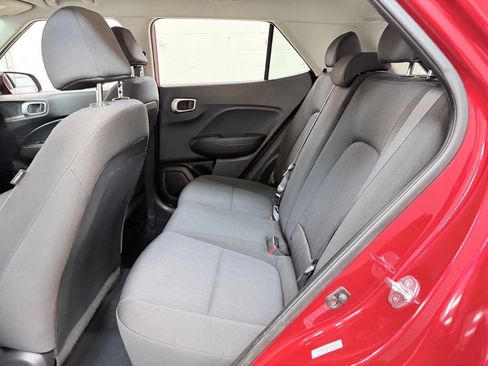Used 2022 Hyundai Venue SE w/ Cargo Package FWD image 18