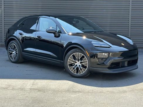 New 2026 Porsche Macan 4 Electric AWD/4WD image 7