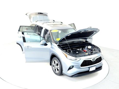 Certified 2020 Toyota Highlander XLE image 21