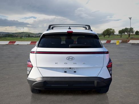 Used 2025 Hyundai Kona SEL FWD image 8