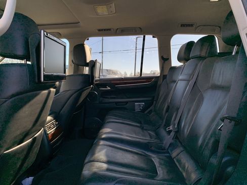 Used 2017 Lexus LX 570 4WD image 31