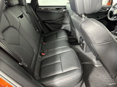 Used 2025 Porsche Macan image 28
