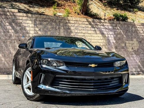 Used 2016 Chevrolet Camaro LT RWD image 4