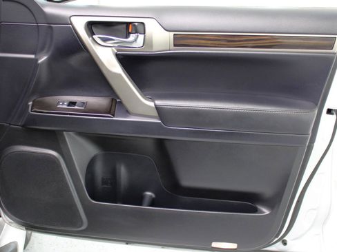 Used 2017 Lexus GX 460 image 52