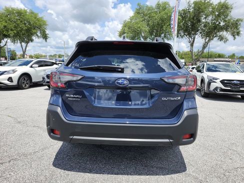 Used 2025 Subaru Outback Premium AWD/4WD image 4