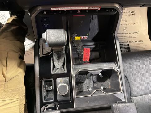 Used 2025 Toyota Tundra Limited image 30