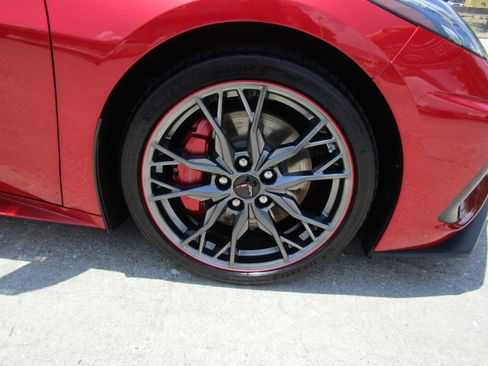 Used 2025 Chevrolet Corvette Stingray Premium Cpe w/ Z51 Performance Package RWD image 23