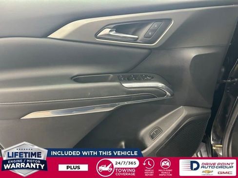 Used 2025 Chevrolet Traverse LT image 13