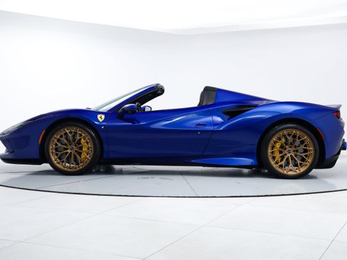 Certified 2022 Ferrari F8 Tributo RWD image 4