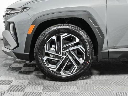 Certified 2025 Hyundai Tucson Limited image 28