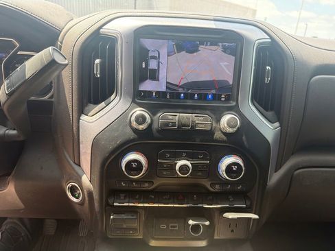 Used 2020 GMC Sierra 2500 SLT w/ Technology Package AWD/4WD image 11