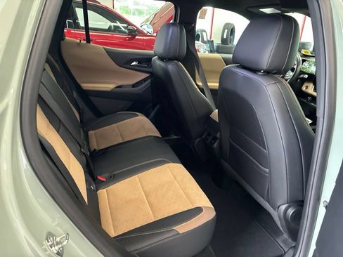 Used 2025 Chevrolet Equinox ACTIV w/ Safety and Technology Package AWD/4WD image 31