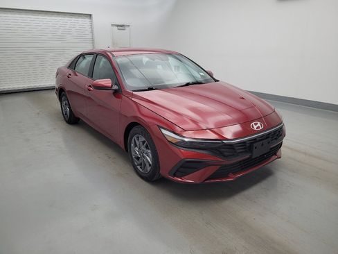 Used 2024 Hyundai Elantra SEL FWD image 13