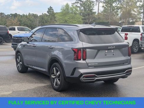 Used 2023 Kia Sorento S image 6