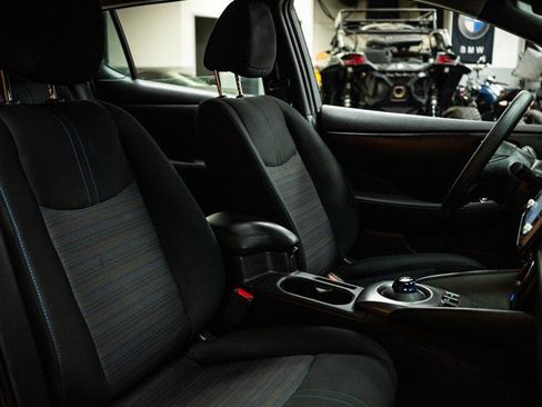 Used 2025 Nissan Leaf S image 13