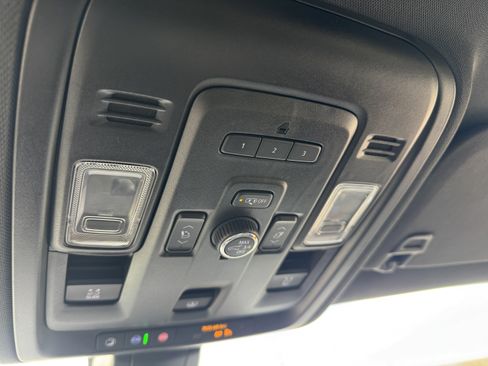 Used 2021 GMC Yukon SLT w/ SLT Luxury Plus Package image 31