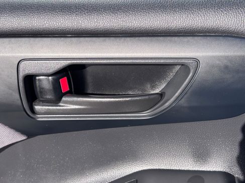 Used 2024 Toyota Highlander LE FWD image 20