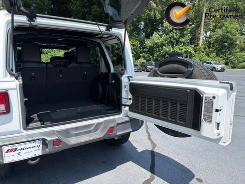 Certified 2022 Jeep Wrangler Unlimited Sahara AWD/4WD image 21
