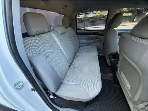 Used 2013 Toyota Tacoma PreRunner RWD image 17