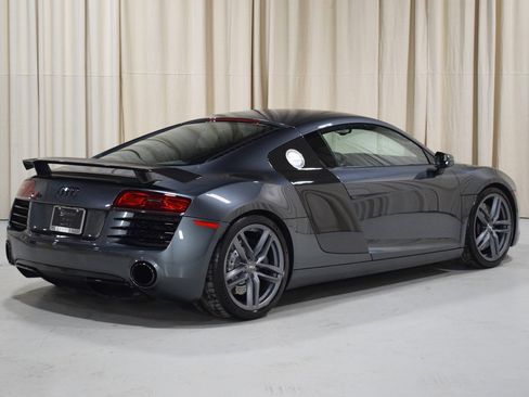 Used 2014 Audi R8 V8 w/ Convenience Package image 10
