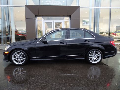 Used 2013 Mercedes-Benz C 300 Sport image 2