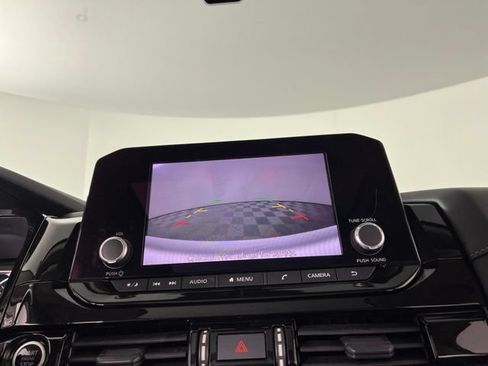 Used 2022 Nissan Pathfinder SV w/ SV Premium Package FWD image 27