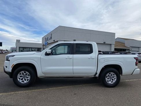 Certified 2024 Nissan Frontier SV image 2