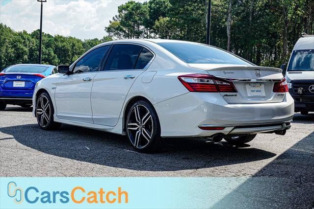 Used 2017 Honda Accord Sport image 13