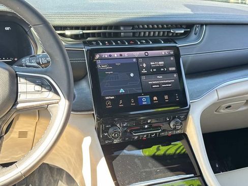 Certified 2023 Jeep Grand Cherokee Limited w/ Trailer Tow Prep Group (B) image 25