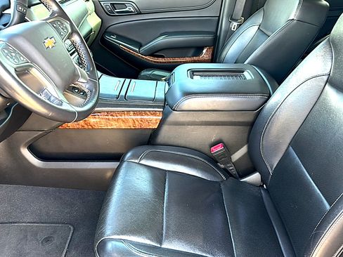 Used 2020 Chevrolet Tahoe Premier RWD image 13