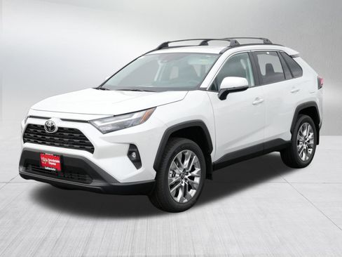 Certified 2025 Toyota RAV4 XLE Premium image 3