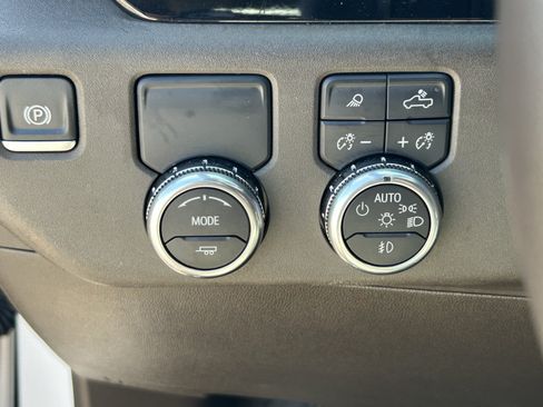 Used 2025 GMC Sierra 1500 SLT RWD image 19
