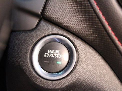 Certified 2022 Chevrolet Equinox RS w/ Infotainment Package image 27