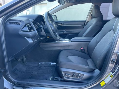 Used 2021 Toyota Camry LE image 14