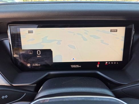 Used 2025 GMC Acadia Elevation FWD image 33