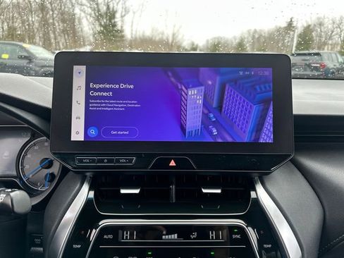 Certified 2023 Toyota Venza XLE image 38