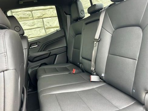 Used 2023 Chevrolet Colorado LT w/ LT Convenience Package III image 9