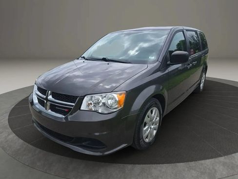 Used 2020 Dodge Grand Caravan SE FWD image 1