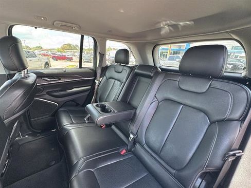 Used 2023 Jeep Grand Cherokee Limited w/ Luxury Tech Group II image 13