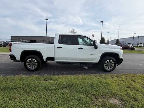 Used 2025 Chevrolet Silverado 2500 Custom w/ Custom Value Package AWD/4WD image 5