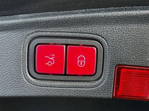 Used 2022 Mercedes-Benz C 300 Coupe image 30