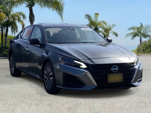 Certified 2024 Nissan Altima 2.5 SV FWD image 6