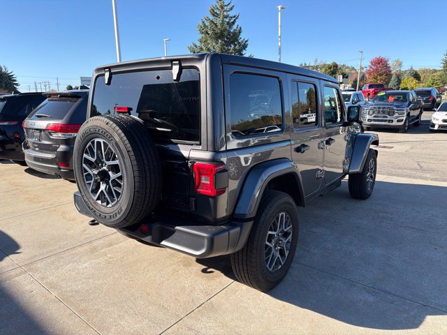 Used 2026 Jeep Wrangler Unlimited Sahara AWD/4WD image 6