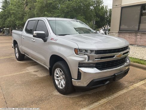 Used 2022 Chevrolet Silverado 1500 LT AWD/4WD image 4