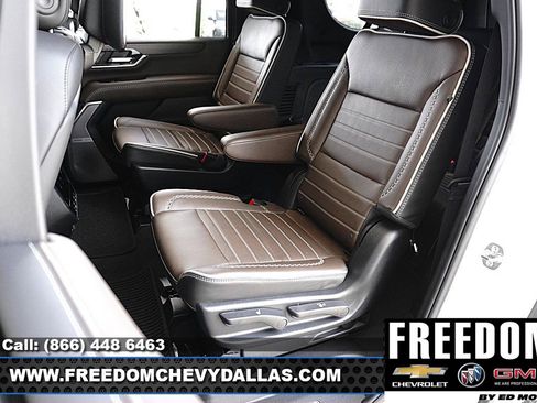 Used 2025 GMC Yukon XL Denali Ultimate AWD/4WD image 10