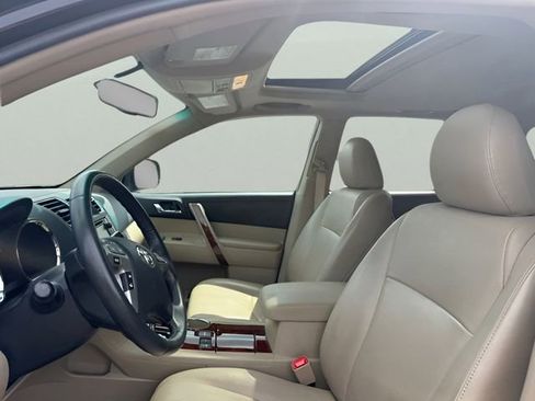 Used 2013 Toyota Highlander Limited AWD/4WD image 16